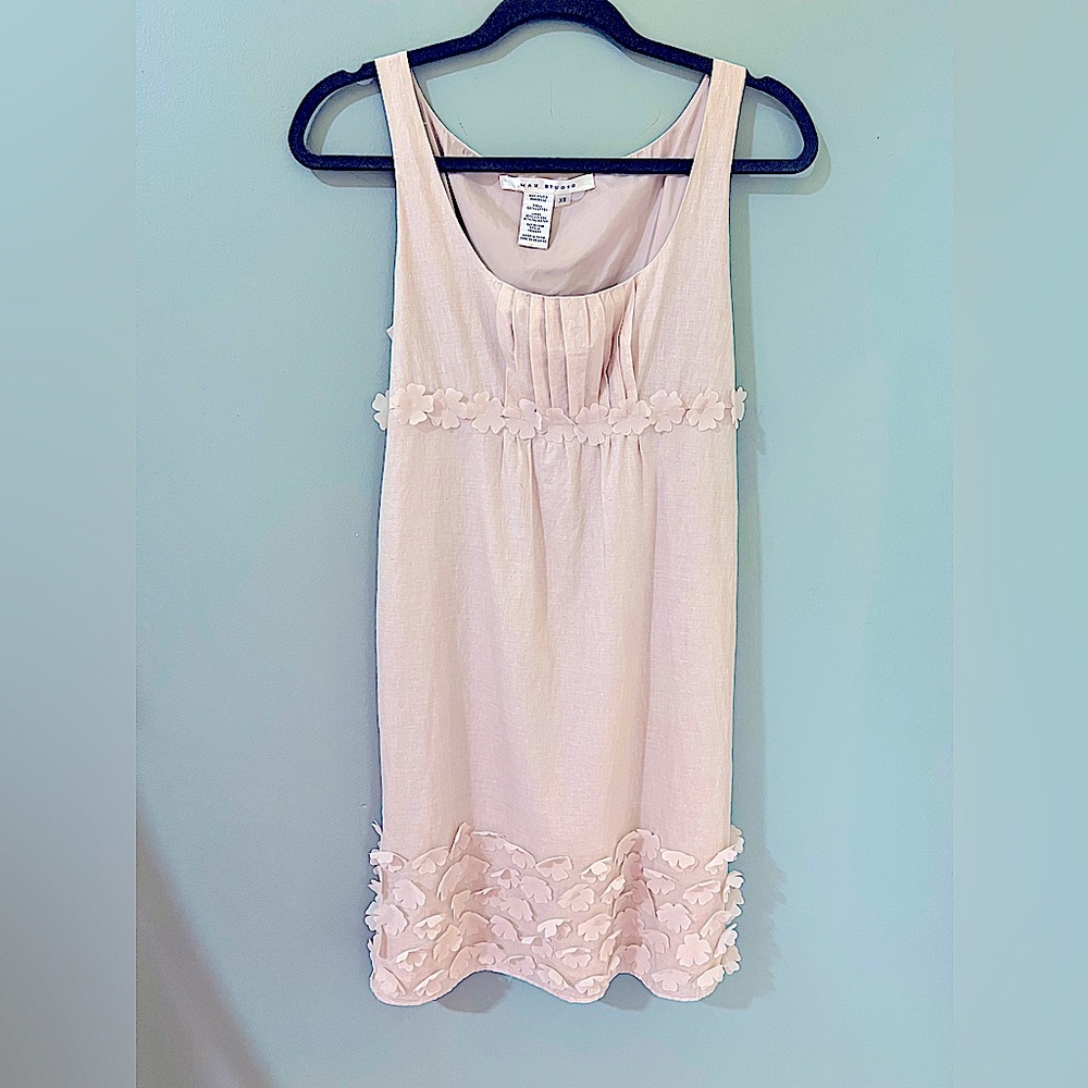 Max Studio ivory Sleeveless Dress with Attached Floral accent Size extra small